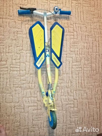 Самокат детский (инерционный) трехколесный бу