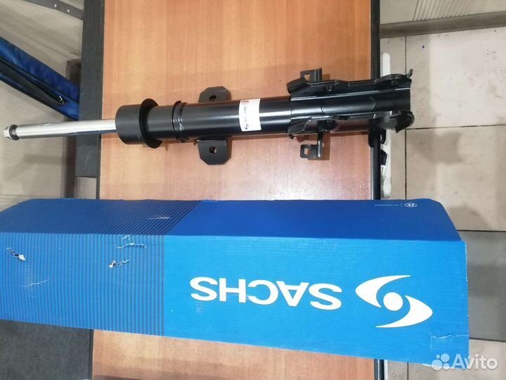 Амортизатор передний для Мерседес W447 4-matic