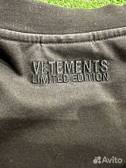 Футболка vetements