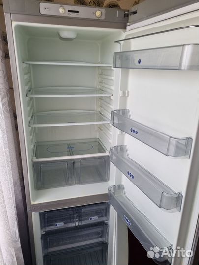 Холодильник в хорошем состоянии