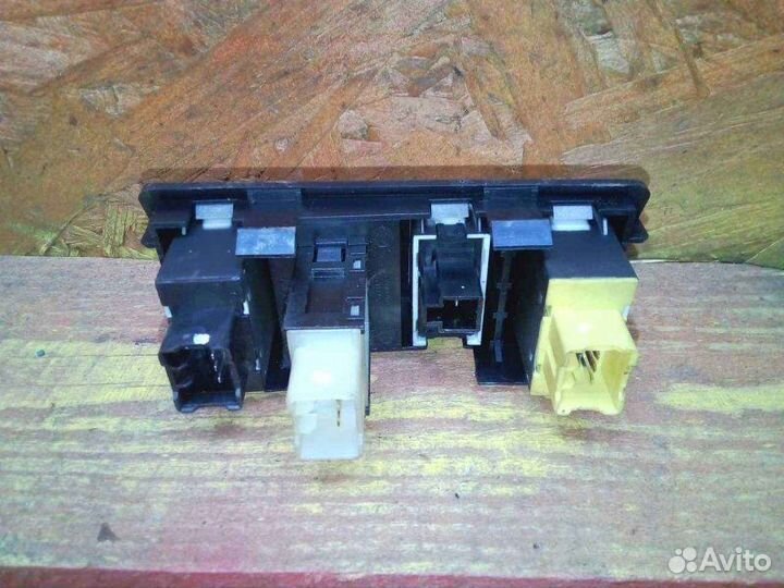 Блок кнопок Geely Emgrand Ec7 1.5 2013