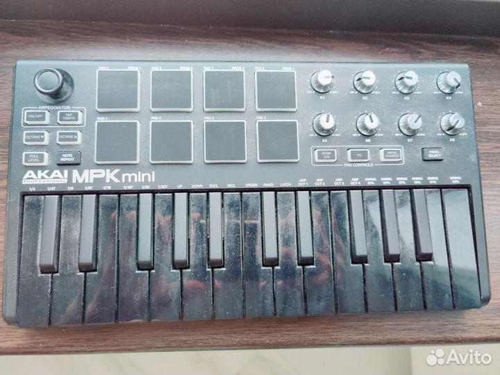 Midi-клавиатура akai MPK Mini mkiii черный