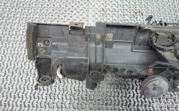 Панель передняя/телевизор (элемент) Nissan X-Trail