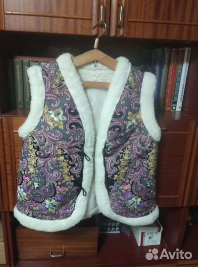 Жилетка женская