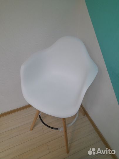 Удобный стул визажиста - бровиста