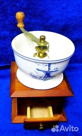 Ручная кофемолка механическаяв ретро стиле