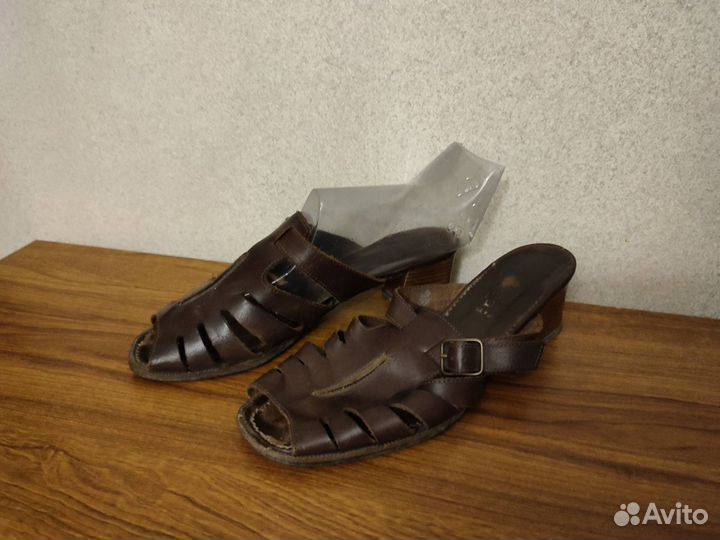 Босоножки женские