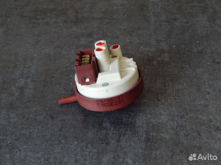 Датчик уровня воды (прессостат) ст.машины Ariston