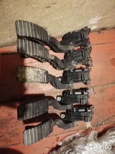 Педаль газа лагуна 2