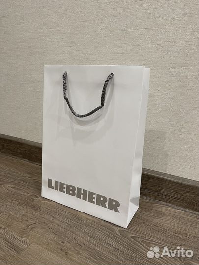 Бумажные и подарочные пакеты