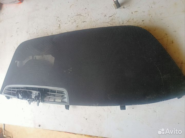 Накладка торпедо (динамик) Mercedes e-class w213