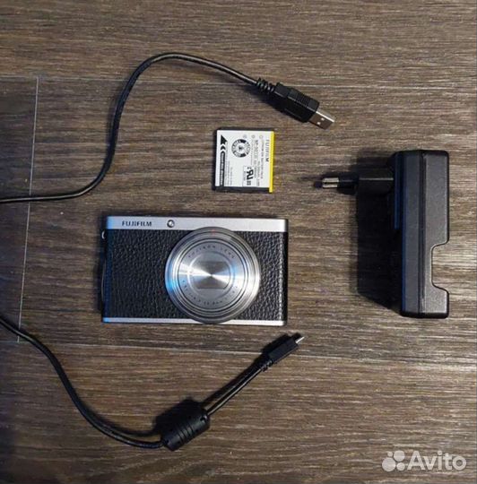 Компакт FujiFilm XF1