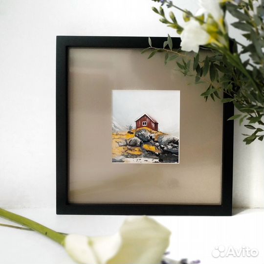 Картина в черной раме для интерьера