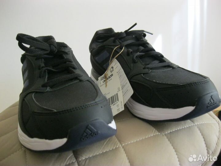 Кроссовки adidas response