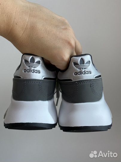 Оригинал Кроссовки женские adidas