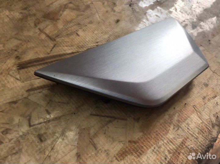 Накладка декоративная передняя правая