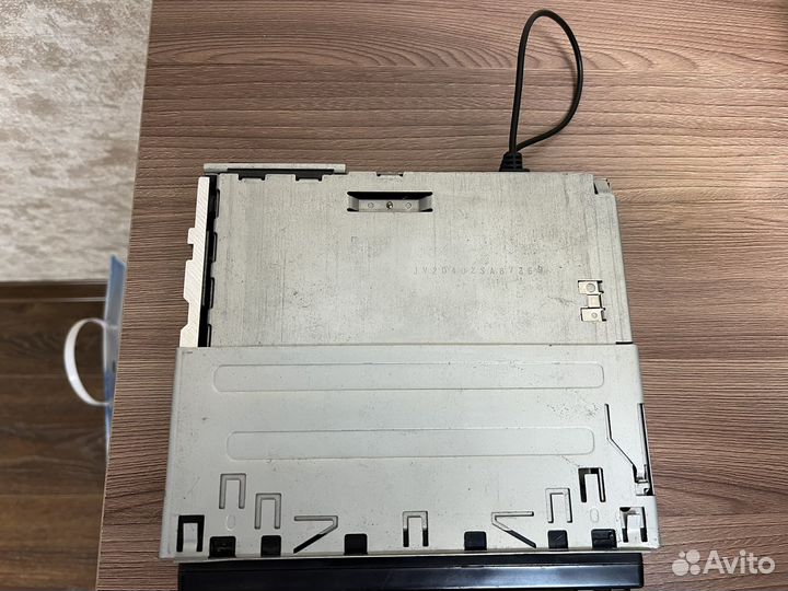 Магнитола JVC