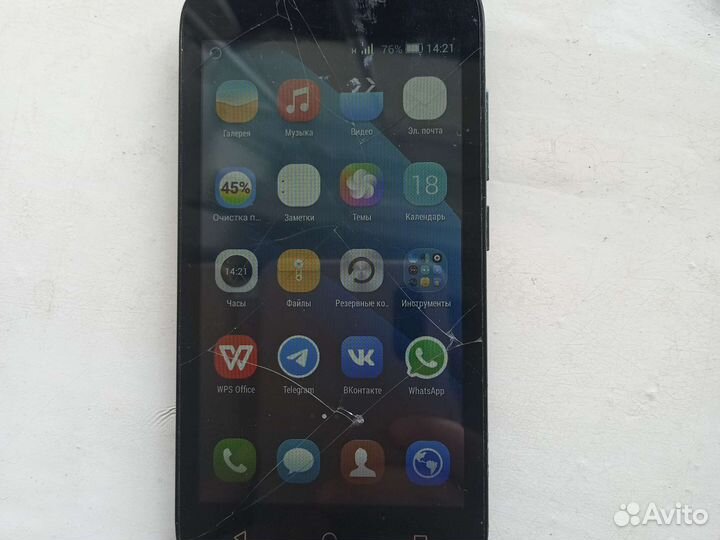 Мобильный телефон huawei