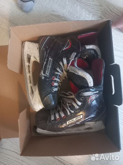 Хоккейные коньки модель:Bauer Vapor x800