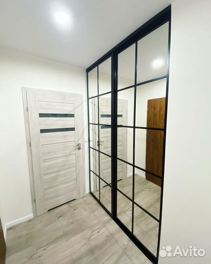 Шкаф купе зеркальный