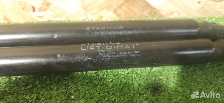 Амортизаторы багажника W164