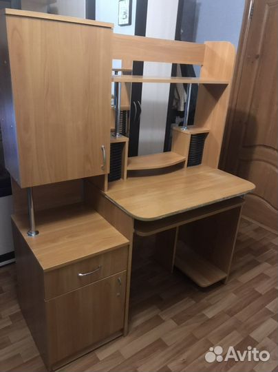 Компьютерный стол