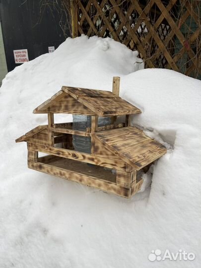 Кормушка для птиц скворечник