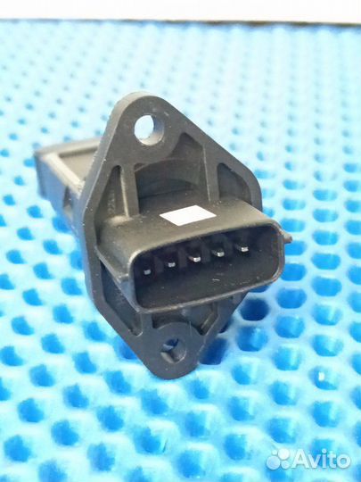 Датчик массового расхода воздуха Nissan Skyline