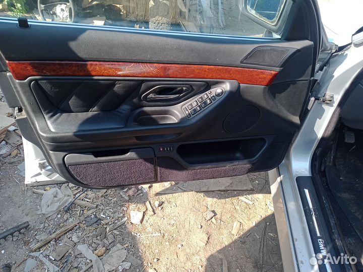 Фары на бмв е38 рейсталинг