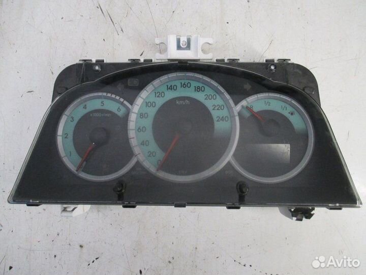 Щиток приборов Toyota Corolla Verso 1.6 2002