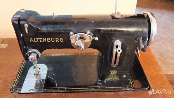 Швейная машинка altenburg