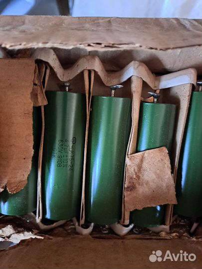 Конденсатор К 75-24