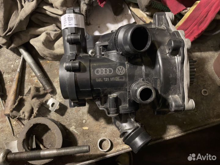 Водяной насос с термостатом Vag