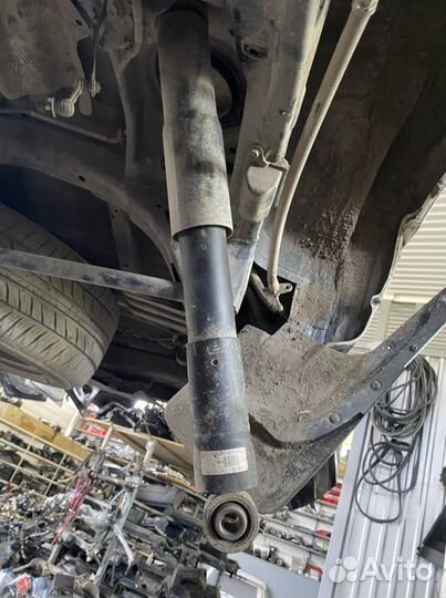 Амортизатор левый задний Land Cruiser 200 2015+