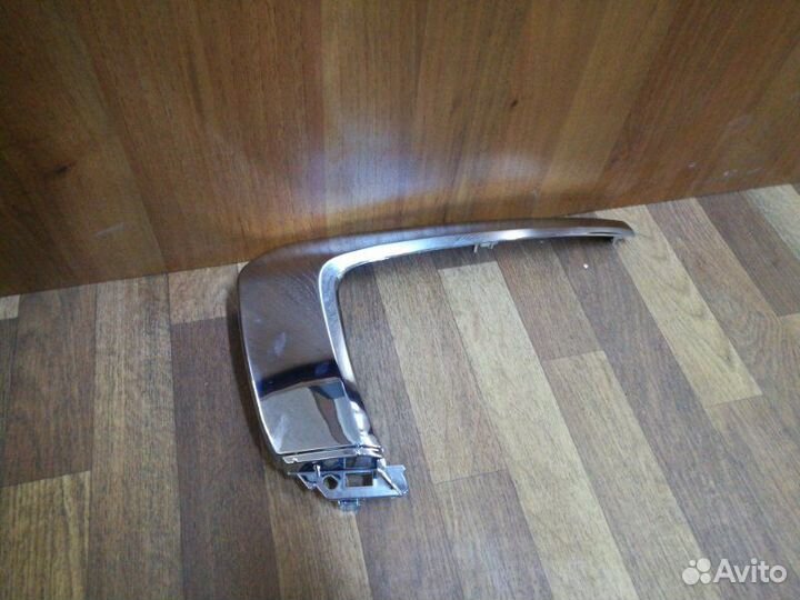 Молдинг бампера передний левый Mitsubishi