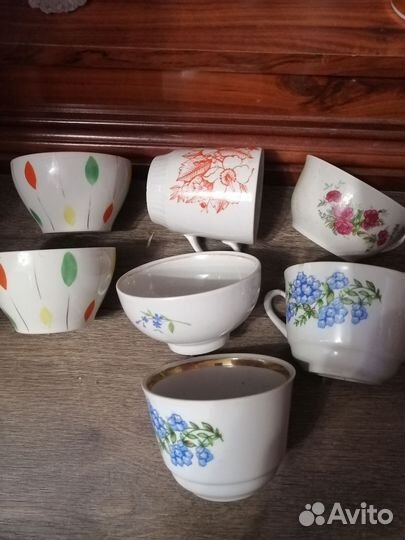 Чайные чашки с блюдцами