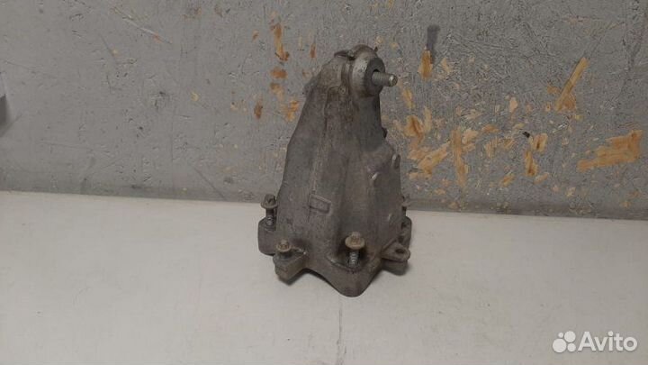 Опора двигателя передняя правая Mercedes Benz W