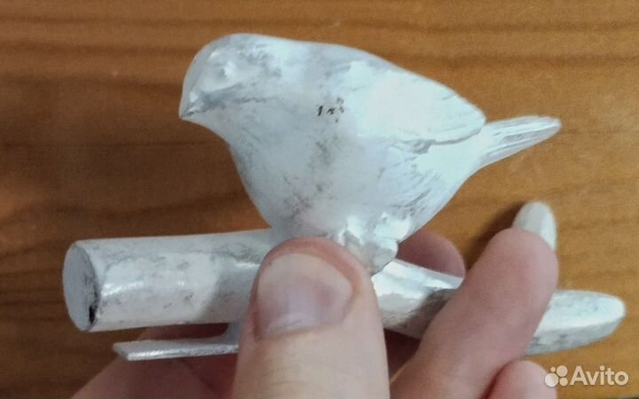 Елочная игрушка воробей на ветке