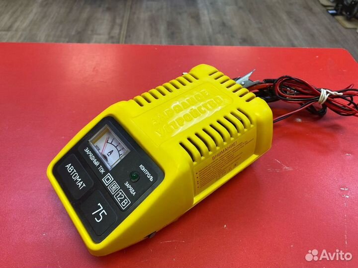 Автомобильное зарядное устройство зу-75