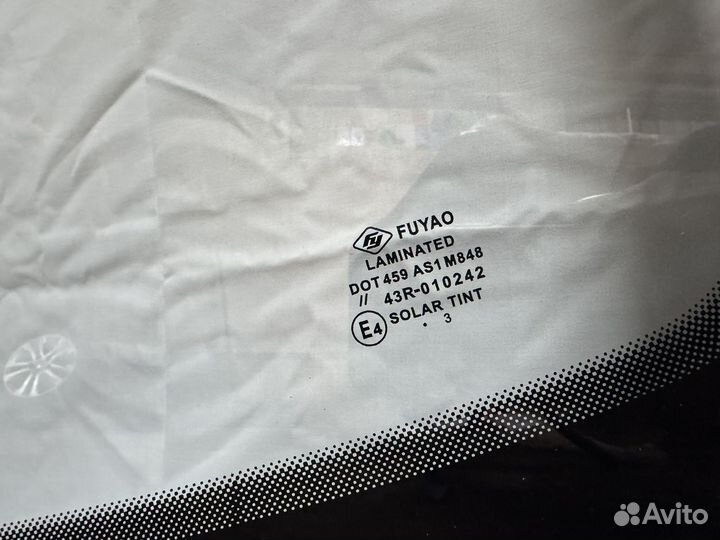 Ветровое стекло Bentley