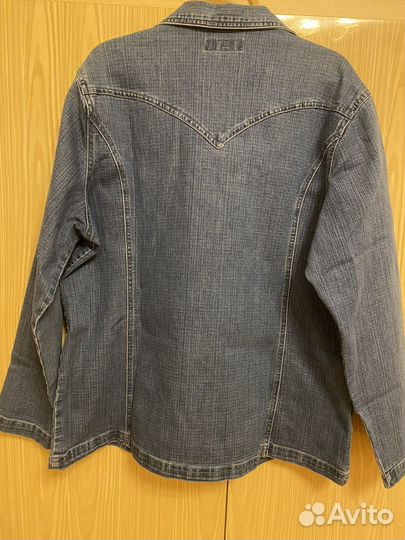 Джинсовая куртка женская