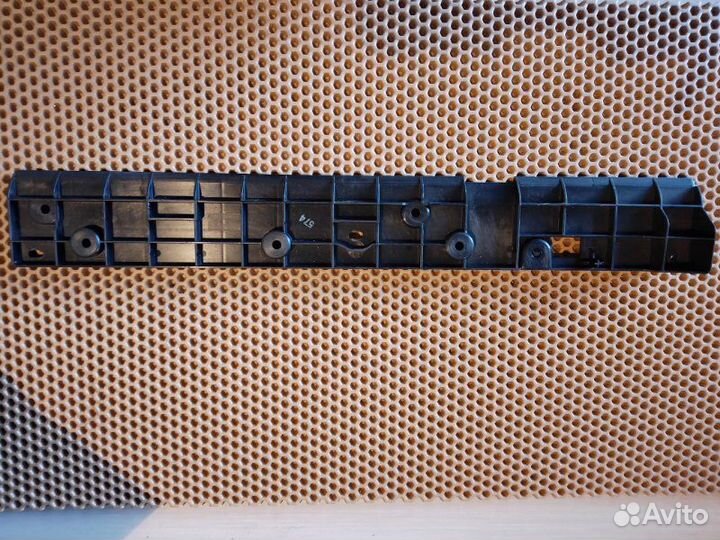 Кронштейн порога передний левый Audi A8 D4 long