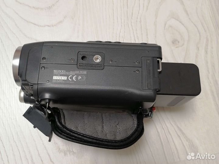 Видеокамера sony handycam ccd-tr748e
