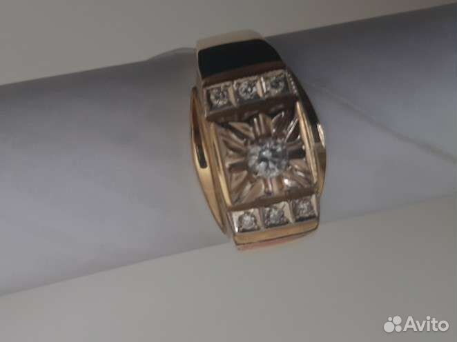 Мужская золотая печатка с бриллиантом