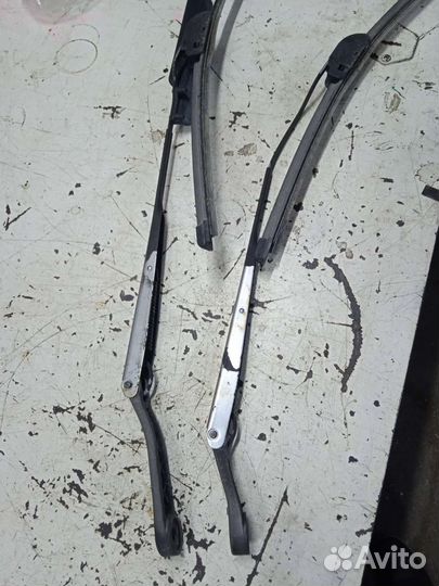 Поводок дворника Nissan Sunny Ниссан Санни