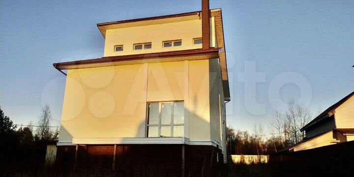 Коттедж 340 м² на участке 10 сот.