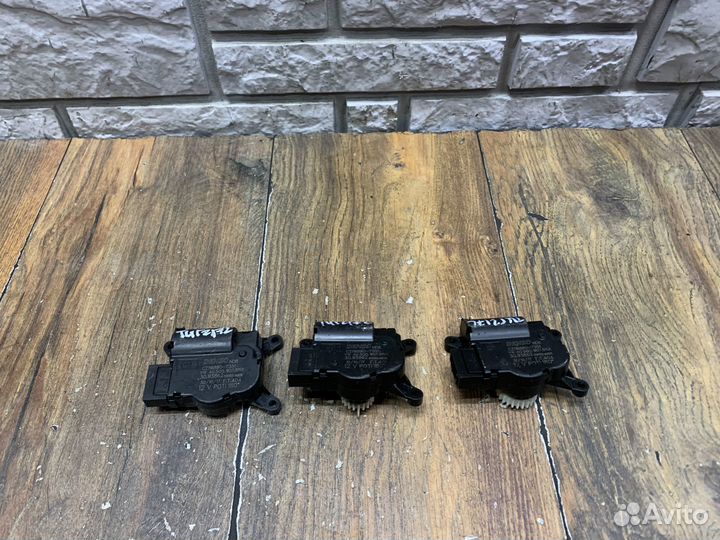 VW Tiguan 2 Моторчик заслонки отопителя