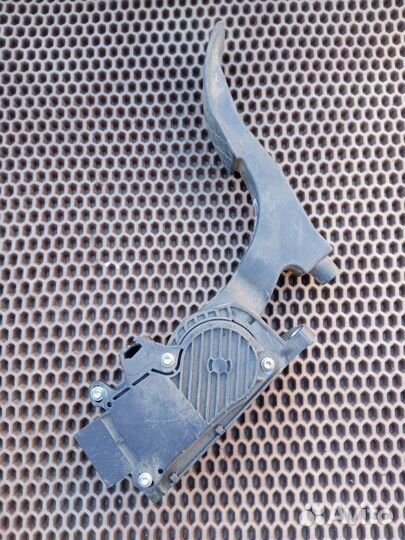 Педаль газа Skoda Fabia