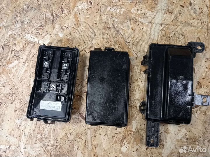 Блок предохранителей Chevrolet Aveo t250 1.2