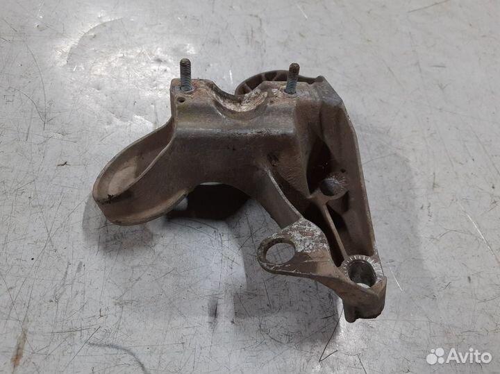 Кронштейн опоры двигателя левый Ауди А6 С5